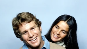 Ryan O'Neal i Ali MacGraw w filmie "Love Story"