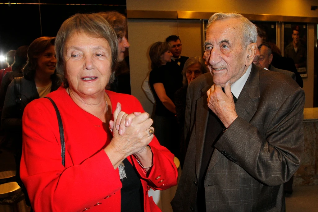 Izabella Cywińska i Tadeusz Mazowiecki w 2010 roku Izabella Cywińska i Tadeusz Mazowiecki w 2010 roku