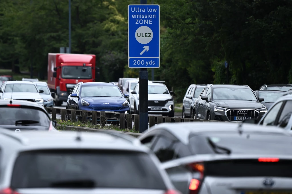 Nawet 700 tys. samochodów z Londynu może trafić na Ukrainę