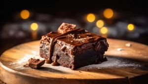 Korzenne brownie z pierniczkami – sylwestrowy rarytas z posmakiem świąt