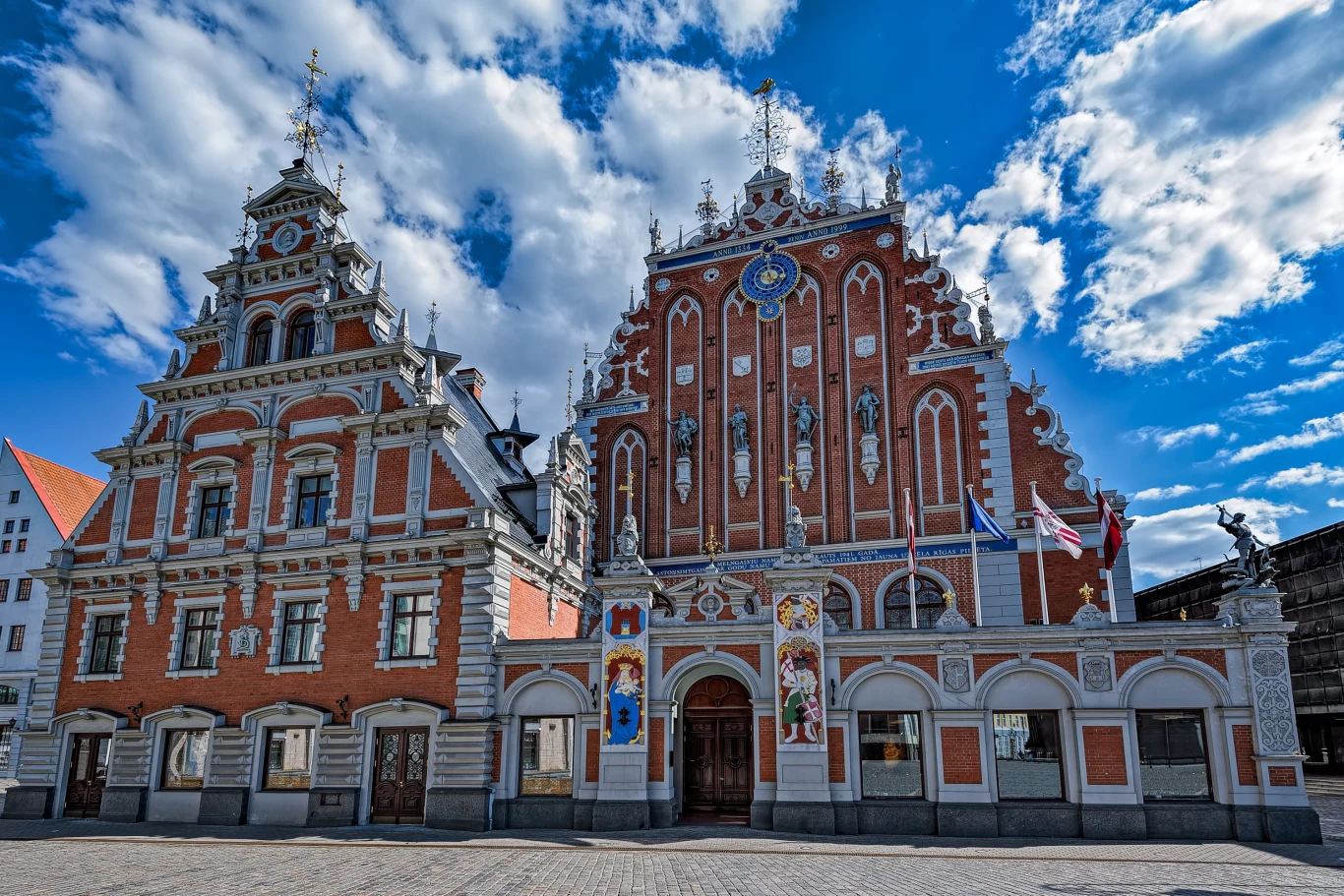 Dom Bractwa Czarnogłowych to symbol Rygi 