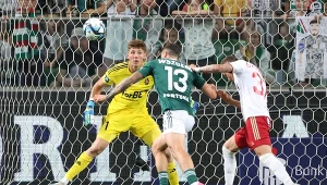 Aleksander Bobek (z lewej) wzbudza zainteresowanie  w zagranicznych klubach