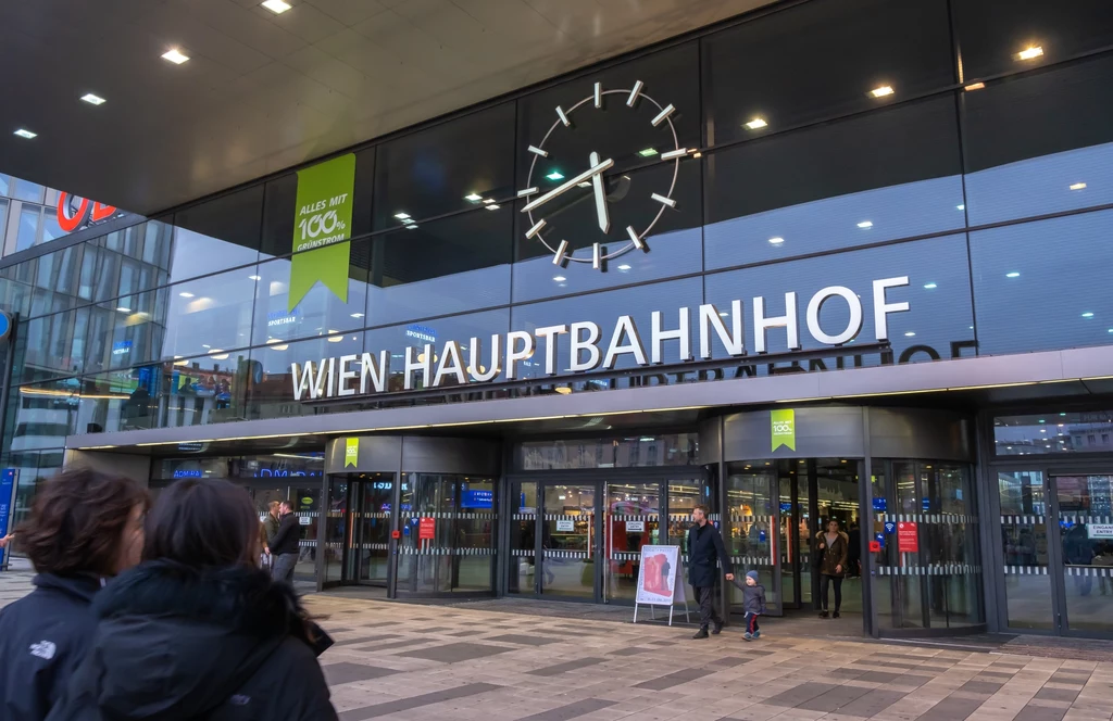 Wien Hauptbahnhof. Dworzec kolejowy w Wiedniu