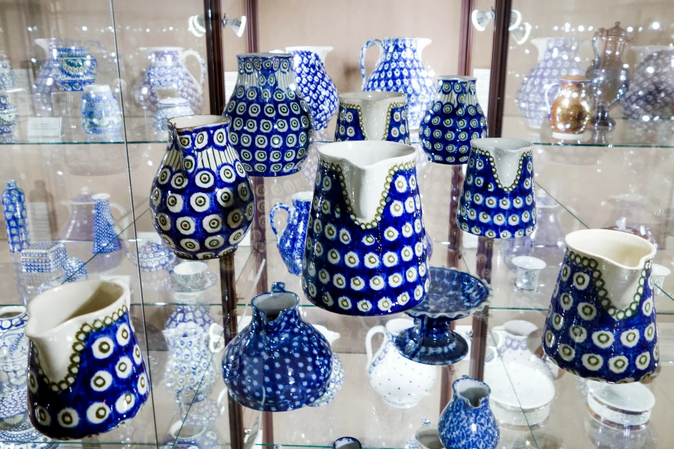 Bolesławiecka ceramika jest słynna na całym świecie i rozsławia to niewielkie, polskie miasto. 