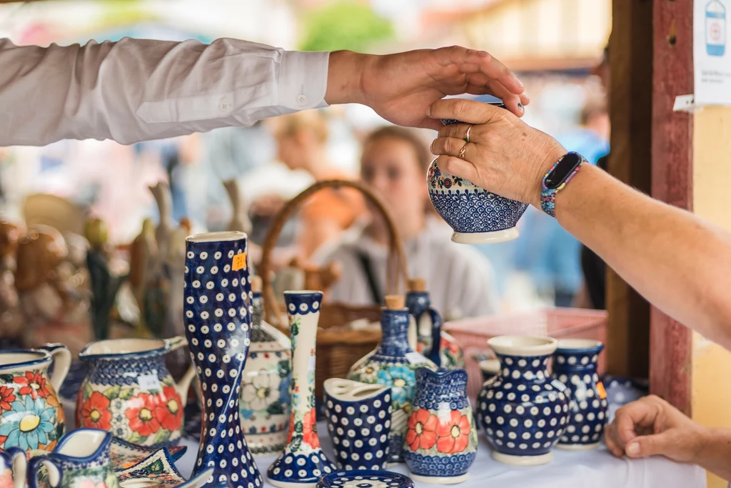 Obecnie w Bolesławcu, oprócz najsłynniejszych i największych Zakładów Ceramicznych „Bolesławiec”, działa kilkadziesiąt firm zajmujących się wytwarzaniem wyrobów ceramicznych