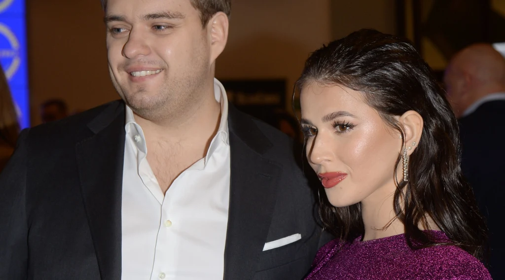 Kevin Mglej, Roxie Węgiel