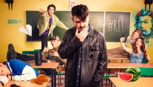 Dawid Ogrodnik na plakacie filmu "Piep*zyć Mickiewicza"