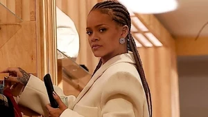 Rihanna znów zwróciła na siebie uwagę. Założyła za dużą marynarkę. Ikona stylu?