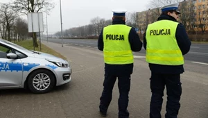 Policjanci już grzeją radiowozy. Jutro na drogach będą ich tysiące