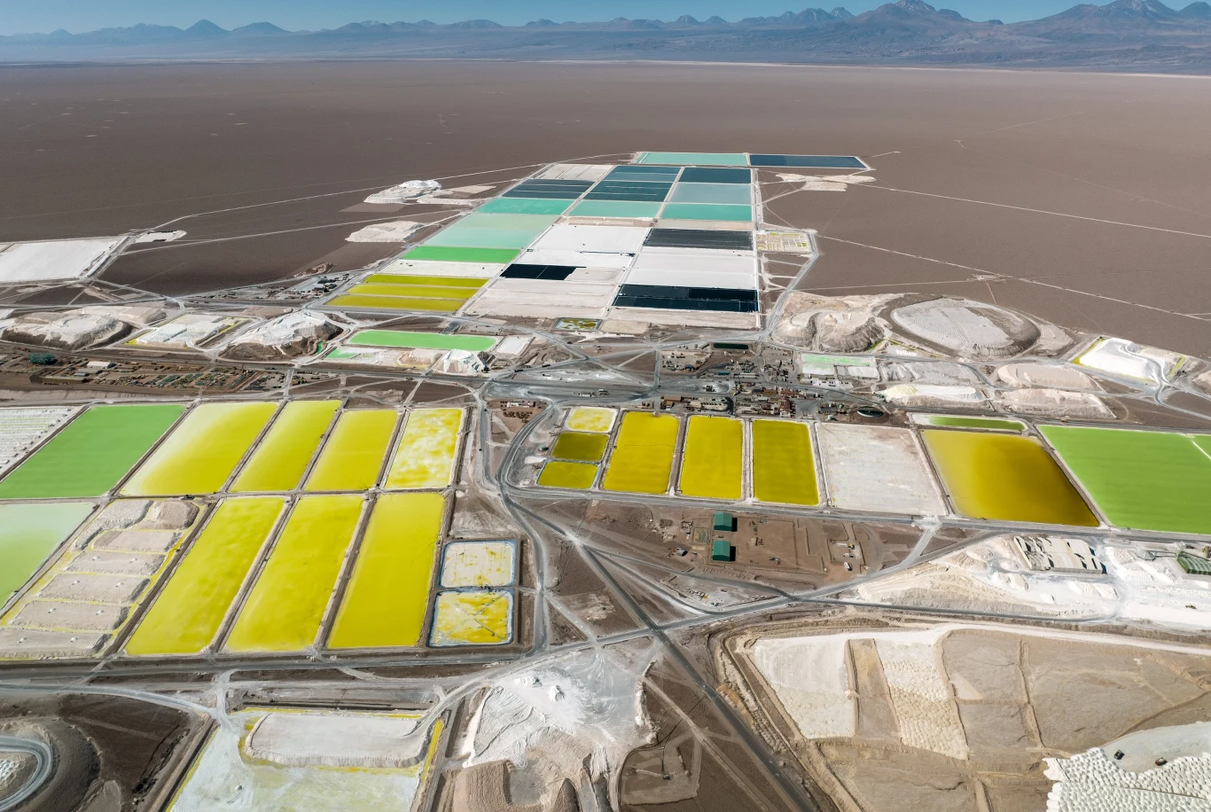 Pozyskiwanie litu z solniska na pustyni Atakama w Chile