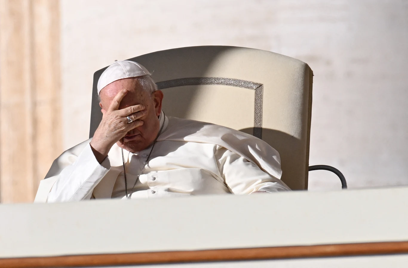 Papież Franciszek nałożył ekskomunikę na włoskiego kapłana Papież Franciszek nałożył ekskomunikę na włoskiego kapłana