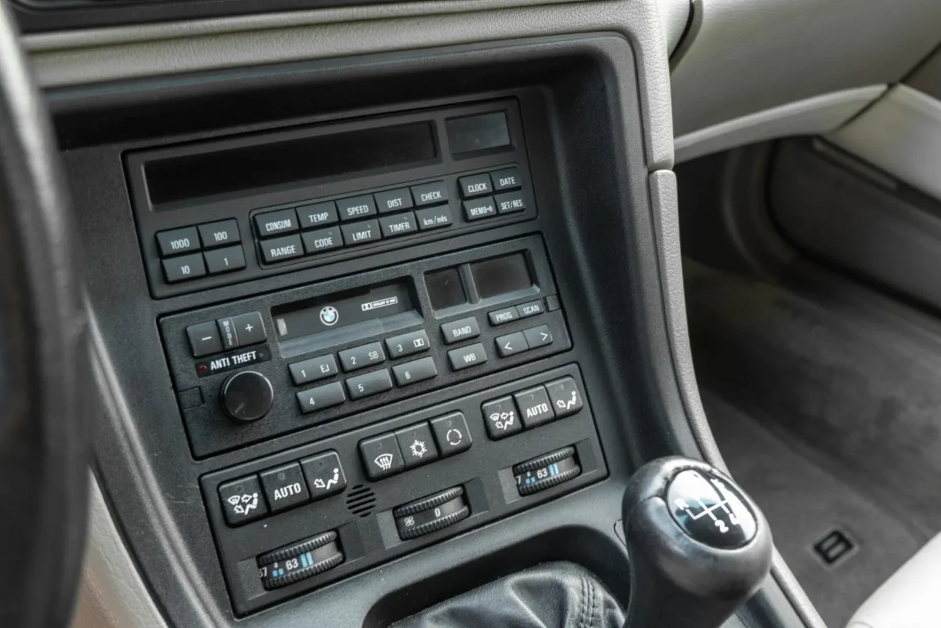 BMW 850i V12 (E31)/bringatrailer