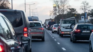 Te odległości musi znać każdy kierowca. Kiedy dozwolony jest metr, a kiedy centymetr?