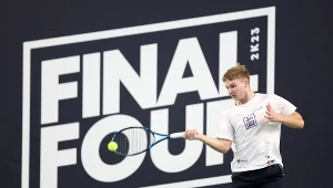 Hurkacz też podążał tą drogą. Młody Polak błyszczy, kolejny awans