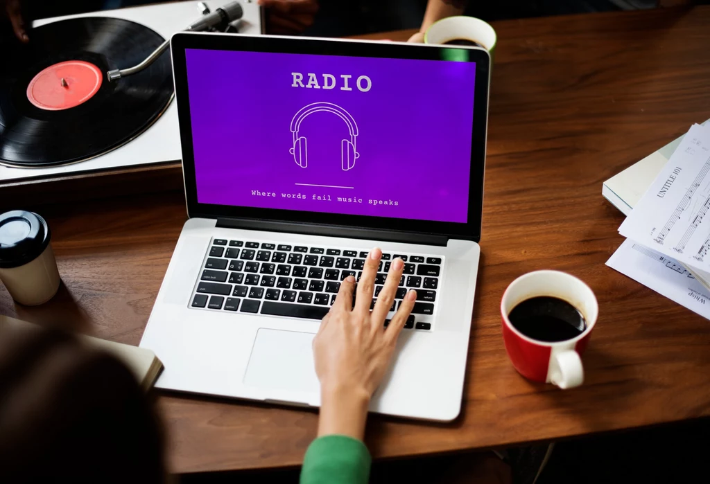 Internetowe radio za darmo. Jak słuchać?