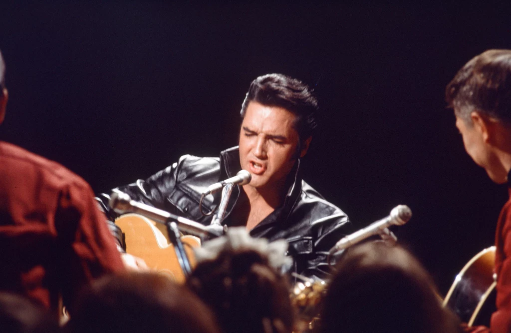 Elvis Presley podczas koncertu telewizyjnego w NBC w 1968 roku