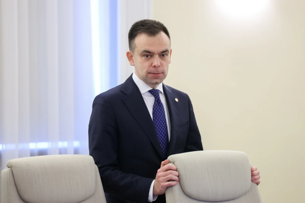 Minister finansów Andrzej Domański wskazuje, że nowelizacja budżetu na 2024 rok jest coraz bardziej prawdopodobna