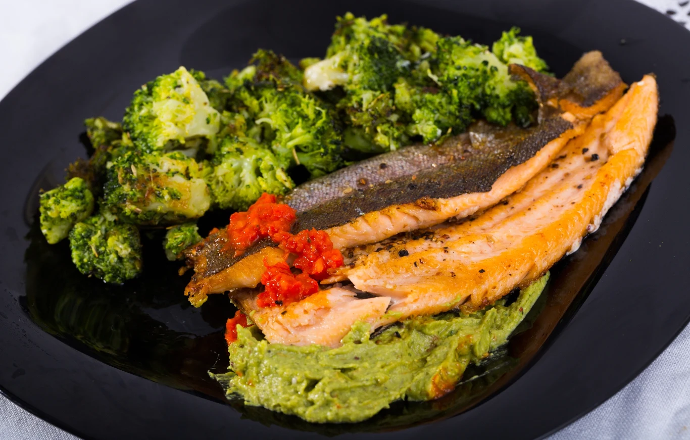 Pstrąga można przygotować na wiele sposobów. 