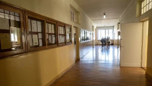 Korytarze poznańskich staną się cichsze. Ratusz przygotował pieniądze na wymianę głośnych dzwonków na przerwę 