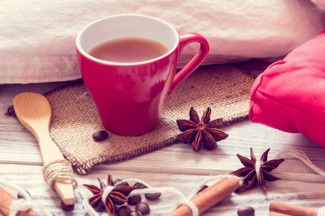 Do przygotowania herbaty jogina potrzebujemy konkretnych przypraw. 