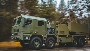 Jelcz P882.57 TS T45 K-MLRS 8×8 z wyrzutnią rakiet K 239 Chunmoo / Fot. 18 Dywizja Zmechanizowana