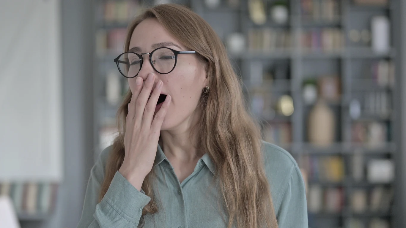 Objawem lęku może być też częste ziewanie lub uczucie suchości w ustach