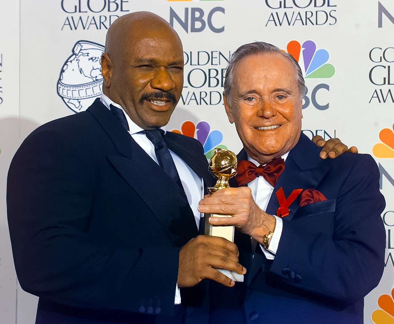 Ving Rhames i Jack Lemmon ze Złotym Globem w 1998 roku Ving Rhames i Jack Lemmon ze Złotym Globem w 1998 roku