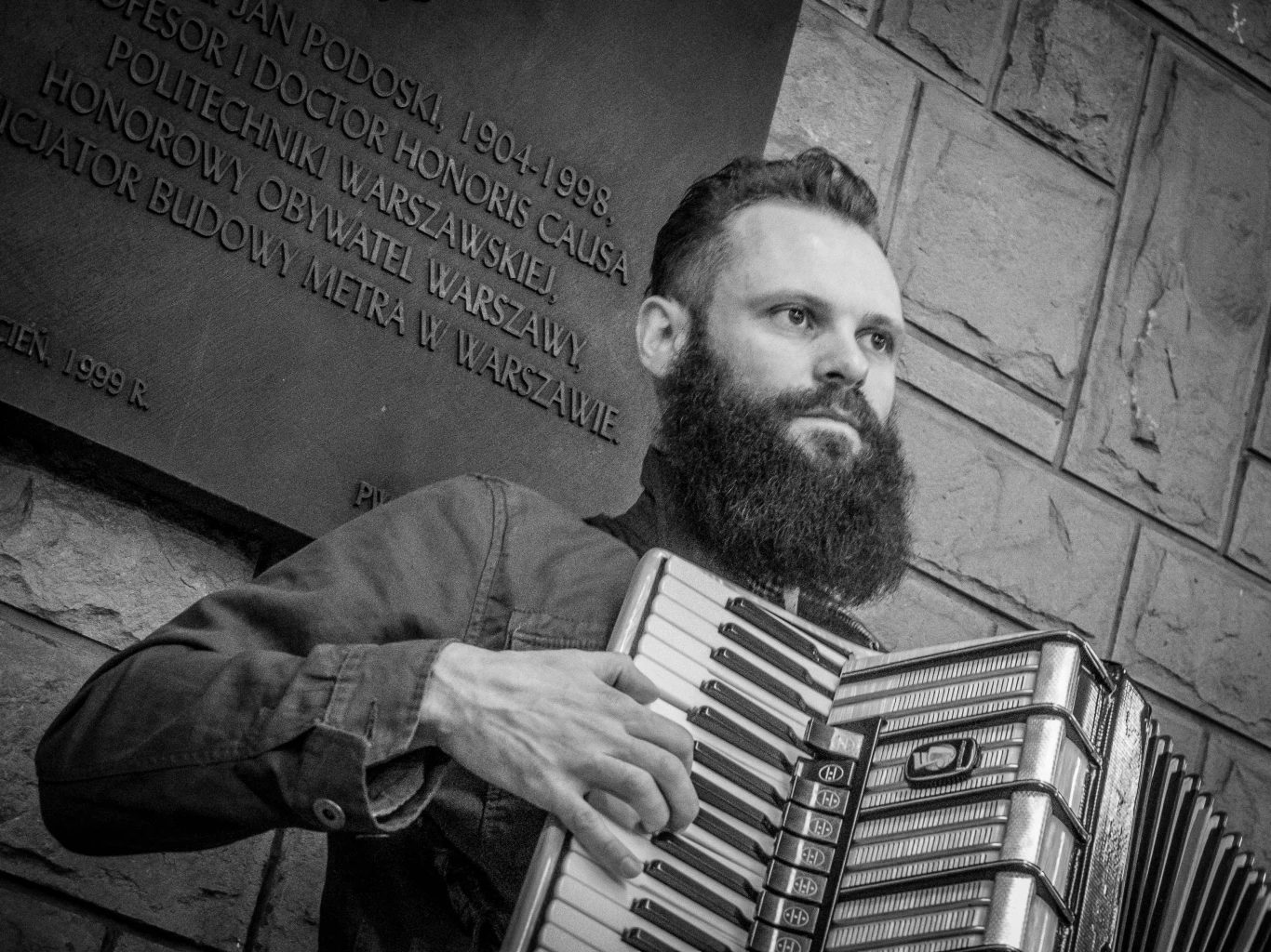 Witek Muzyk Ulicy miał 42 lata Witek Muzyk Ulicy miał 42 lata