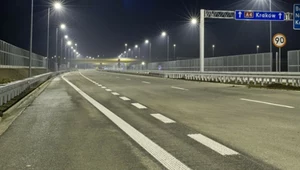 Szedł nocą po autostradzie. Tłumaczył, że tak ma bliżej 