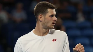 Koncert Hurkacza, wściekły rywal rzucał rakietą. Polacy o krok od finału