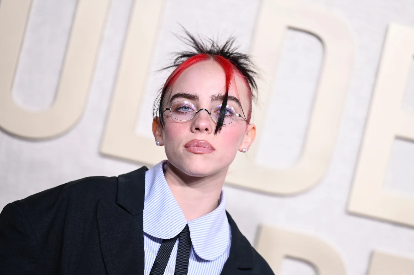 Billie Eilish na rozdaniu Złotych Globów 2024