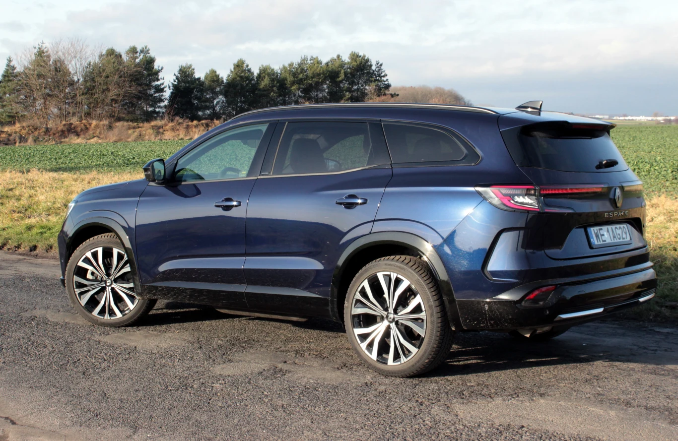 Renault Espace E-Tech full hybrid w wersji iconic