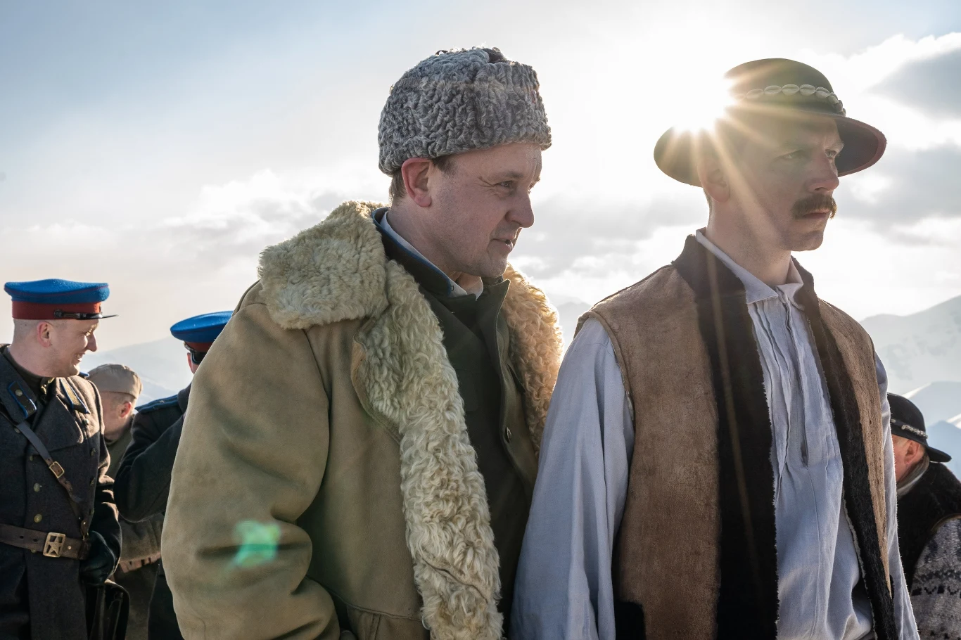 Miłość, zdrada, poświęcenie i dwa podhalańskie rody wystawione na próbę podczas niemieckiej okupacji. Film "Biała odwaga" porusza temat kolaboracji części podhalańskich górali (Goralenvolk) z nazistami podczas II wojny światowej. Burzliwa historia tego regionu pokazana została poprzez losy dwóch braci zakochanych w tej samej dziewczynie, którzy stają po przeciwnych stronach barykady.