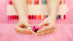 Lakier do paznokci schnie w nieskończoność? Dzięki tej metodzie wystarczy kilka minut