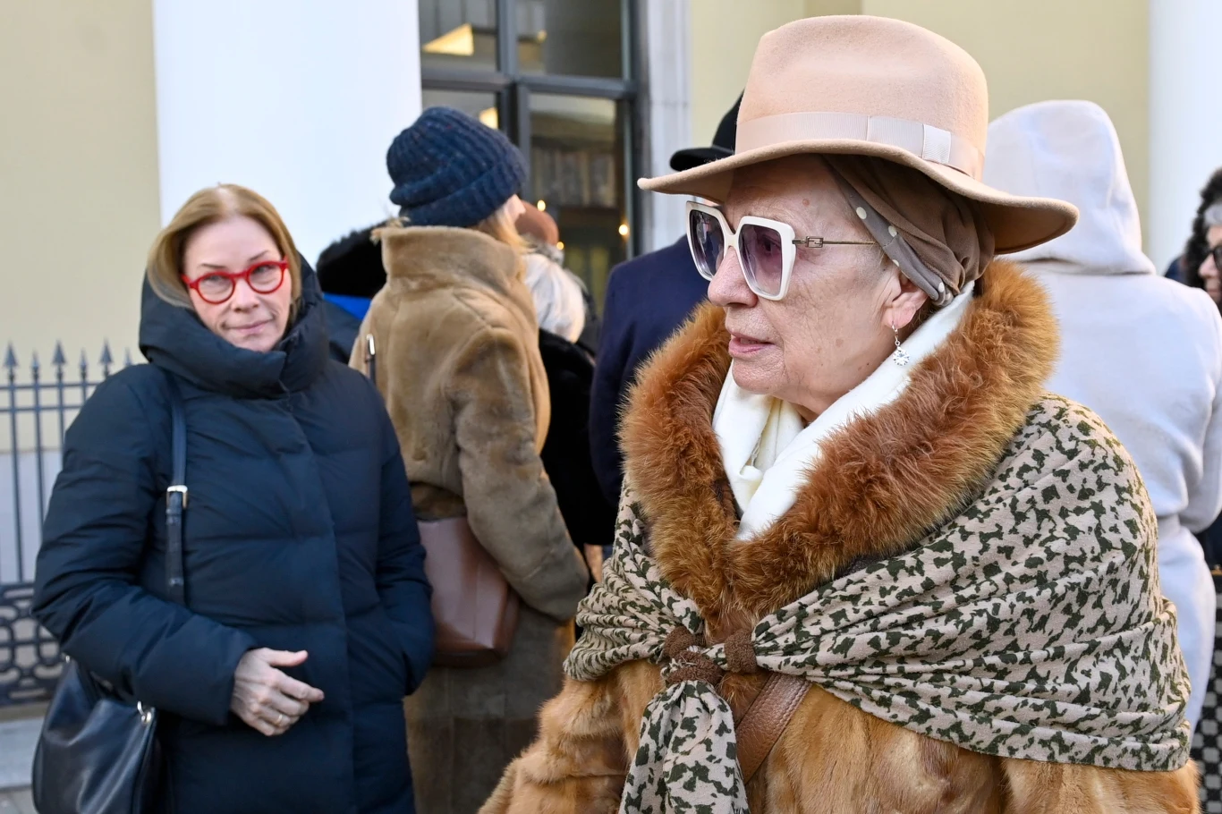 Pogrzeb Izabelli Cywińskiej; Emilia Krakowska i Małgorzata Potocka Pogrzeb Izabelli Cywińskiej; Emilia Krakowska i Małgorzata Potocka