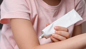 Nasze babcie stosowały tę maść na stłuczenia i żylaki. Kupisz ją za kilka złotych