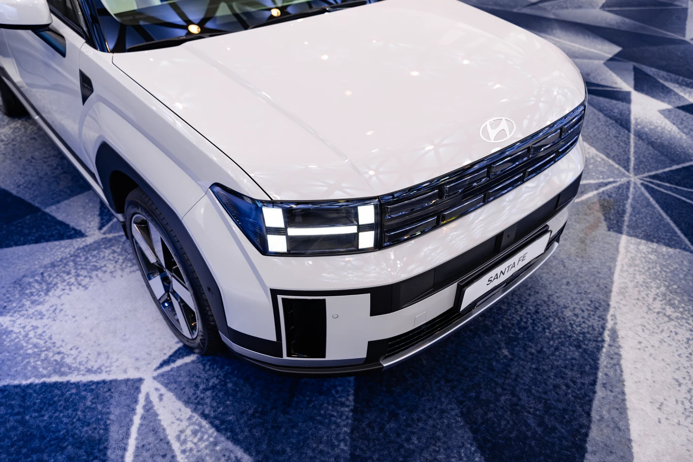 Na drodze ciężko będzie pomylić Santa Fe z innym samochodem