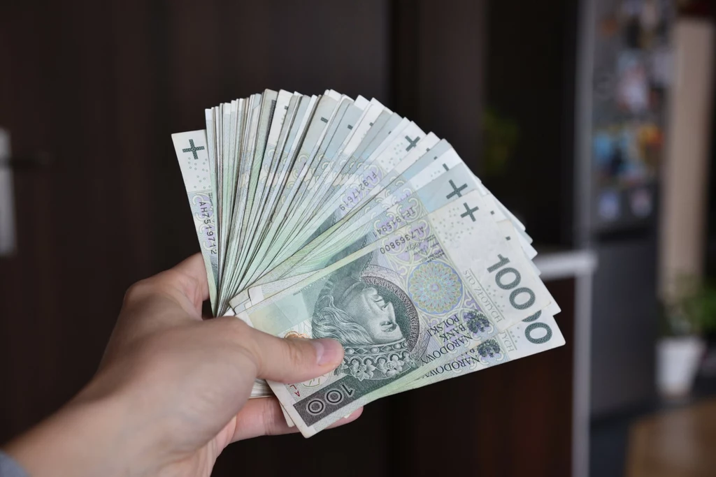 W Krakowie znaleziono ponad 5 tys. zł. Gotówka czeka na swojego właściciela