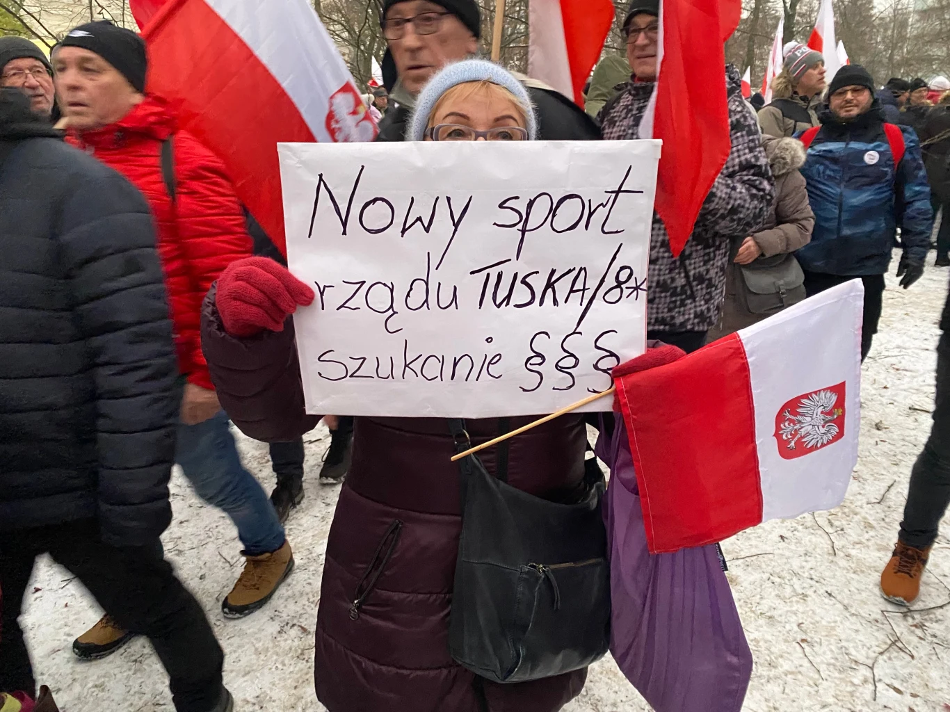 Emerytka z Warszawy stwierdziła, że w Polsce jest teraz gorzej niż podczas stanu wojennego Emerytka z Warszawy stwierdziła, że w Polsce jest teraz gorzej niż podczas stanu wojennego