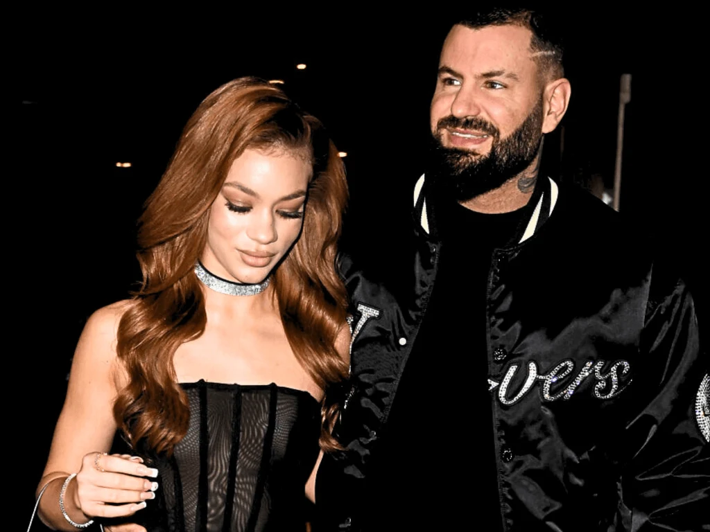 Milioner Wojtek Gola z partnerką na premierze Fuks 2