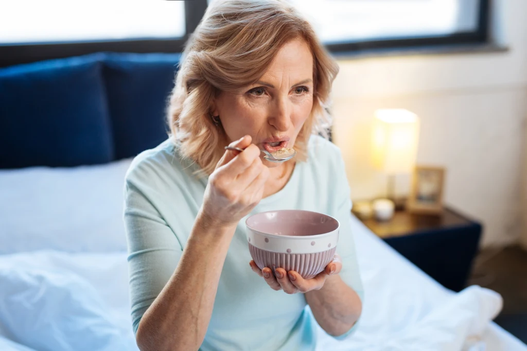 Mindful eating (uważne jedzenie) – co to jest. Jak jeść uważnie?