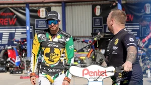 Po to poleciał na drugi koniec świata. Mając takiego lidera rozniosą rywali w lidze