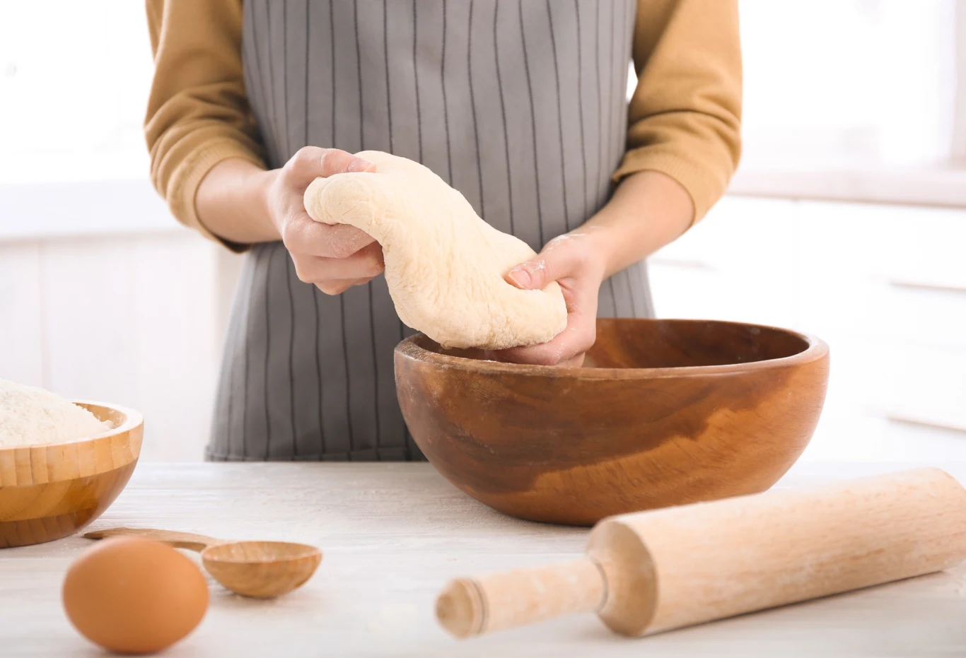 Ciasto na oponki serowe nie wymaga wyrastania