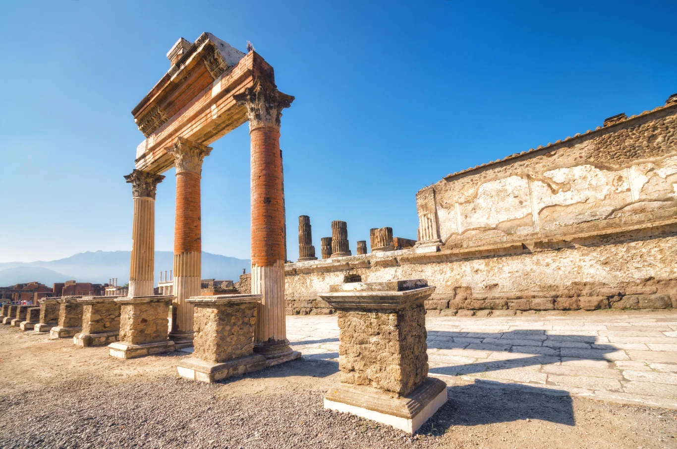 Ruiny miasta Pompeje zniszczonego przez wulkan w 79 roku