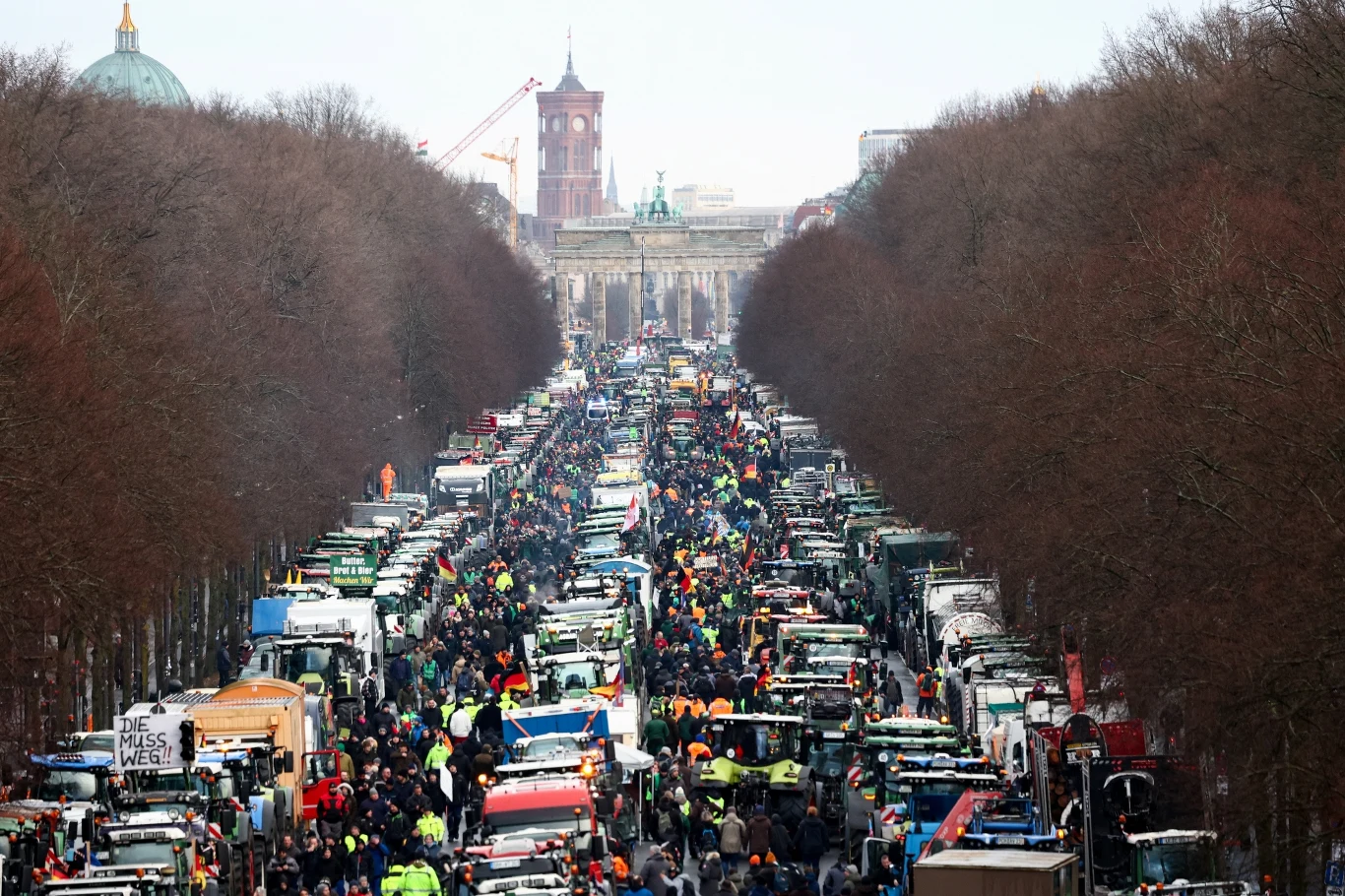 Rolnicy jadą na protest do Berlina Rolnicy jadą na protest do Berlina