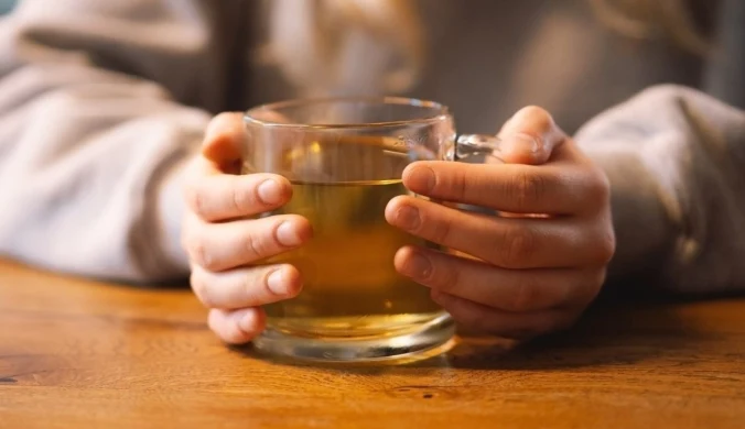 Regularne picie herbaty może wspierać serce, obniżać ciśnienie i poprawiać profil lipidowy.