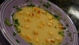 Rozgrzewająca zupa ziemniaczana Ewy Wachowicz. Jeden składnik robi różnicę