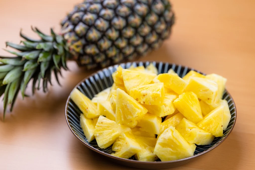 Czy warto jeść ananasa? Zajadaj się do woli. Odmładza i pomaga zgubić kilogramy