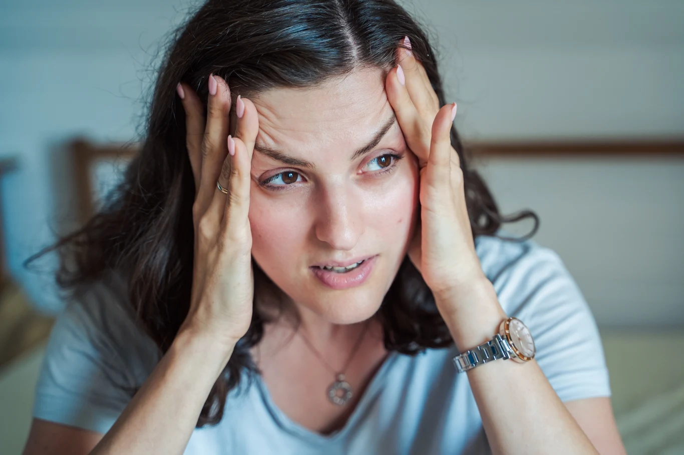 Problemy ze snem, pogorszenie słuchu, a także nadmierne wypadnie włosów mogą sugerować niedobór "pierwiastka życia"