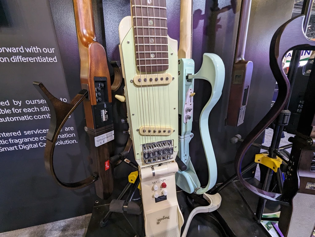 Mogabi Smart Guitar.